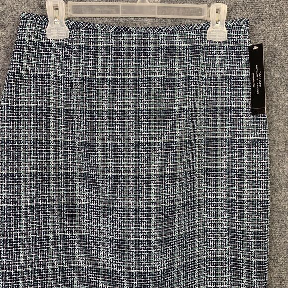 Tahari Woven Skirt NWT Size 6 Navy Cabana Multi-Color Kick Pleat Zip Back - Picture 2 of 11